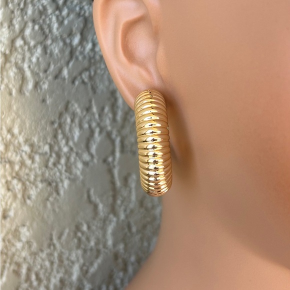 Chunky Gold Ribbed Hoop Earrings - Picture 4 of 5